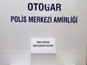 Saç Kremi Kutusunun İçine 900 Gram Uyuşturucu Madde Saklayan 3 Şahıs Yakalandı