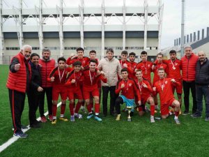 Futbolun Şampiyonu Manisa Spor Lisesi