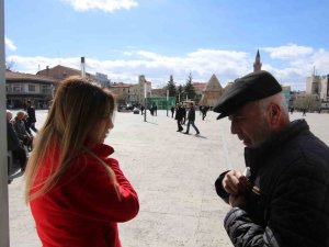 Depremzedelerin İhtiyaçları Evlerinde Gideriliyor