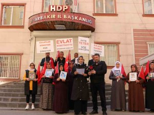 Evlat Nöbetindeki Ailelerden Aym’nin Hdp Kararına Tepki