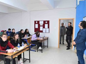 Belediyeden Tyt Ve Ayt Deneme Sınavları Sürüyor