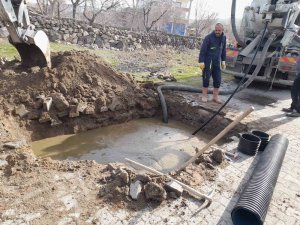 Özel İ̇dare Ekiplerinin Köylerde Ki Çalışmaları Devam Ediyor