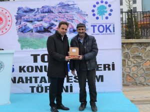 Simav’da Yeni Konutlar Hak Sahiplerine Teslim Edildi