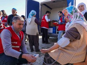 Kızılay, Mobil Sağlık Araçlarıyla 20 Bin Afetzedeye Sağlık Hizmeti Verdi