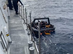 Yunanistan Unsurlarınca Geri İtilen 60 Düzensiz Göçmen Kurtarıldı