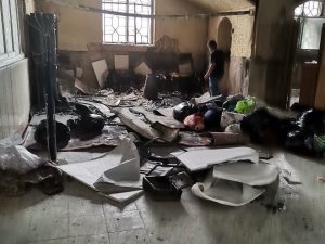 İ̇ran’da 4 Cami Kundaklandı