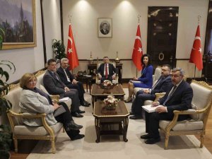 Cumhurbaşkanı Yardımcısı Oktay, Bm Mülteciler Yüksek Komiseri Grandi İle Bir Araya Geldi