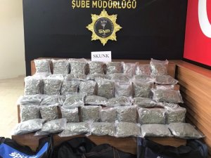 Şanlıurfa’da Çekicide 25 Kilo Skunk Ele Geçirildi