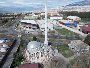 Deprem Sonrası Cami Yıkıldı, Minaresi Ayakta Kaldı