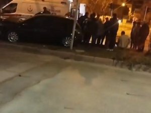 Elazığ’da Otomobil Refüjde Bulunan Ağaca Çarptı: 1 Ağır Yaralı