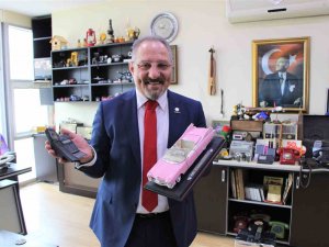 Hatıralara Yolculuk Yaptıran Klasik Model Araba Ve Telefon Koleksiyonu