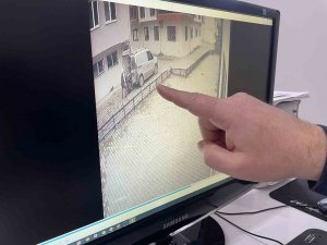 Binanın Önünden Motosikleti Saniyeler İçinde Çaldılar