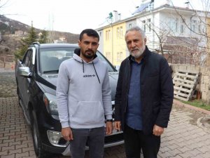 Aracını Tamir Etmek İçin Depremzedenin 12 Bin Tl’sini Alan Şahıs, Ortadan Kayboldu
