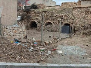Dicle İlçesindeki Tarihi Mekan Turizme Kazandırılmayı Bekliyor