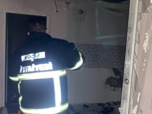 Hapisten Yeni Çıkan Eşiyle Tartıştı, Evini Ateşe Verdi