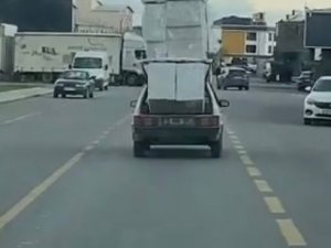 Otomobile Yüklediği Eşyalar İle Tehlikeye Davetiye Çıkardı