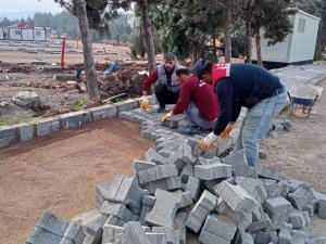 İ̇negöl Belediyesi Ekipleri Deprem Bölgesinde Çalışmalarını Sürdürüyor