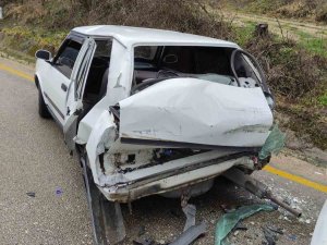 Karabük’te Otomobil Hafriyat Kamyonuna Çarptı: 2 Yaralı