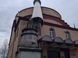 Fırtına Caminin Minaresini Yıktı, Korku Dolu Anlar Yaşandı