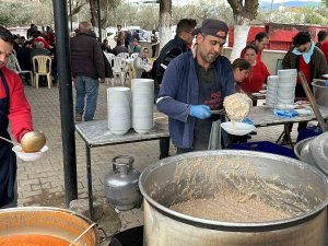 Nazilli’de İmece Usulü 7 Bin Kişilik Keşkek Hayrı