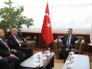 Cumhurbaşkanı Yardımcısı Oktay, Anavatan Partisi Genel Başkanı Çelebi İle Bir Araya Geldi