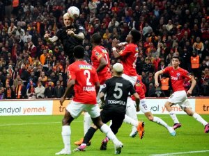 Victor Nelsson Cezalı Duruma Düştü