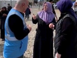 Depremzede Kadından Duygu Dolu Sözler: "Herkes Gitti, Sadece Devletimiz Kaldı"