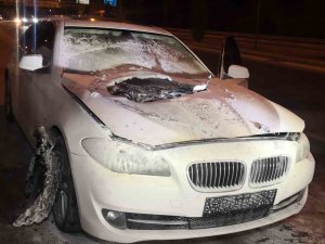 Lüks Otomobilin Motor Ve Kaputu Yanarak Küle Döndü