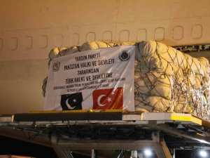 Pakistan’dan Türkiye’ye Çadırlar Gelmeye Başladı