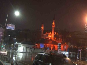 İ̇stanbul’da Beklenen Yağış Başladı
