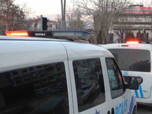 Evlerden Çaldıkları Altınlarla Yakalandılar