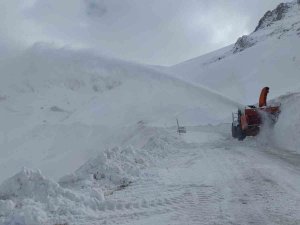 Türkiye’nin Büyük Bir Bölümü İlkbaharı Karşılarken Van’da Karla Mücadele Sürüyor