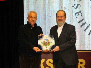Akşehir’de "Değişen Dünya Müslüman Şahsiyeti" Konulu Konferans