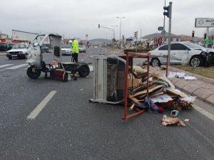 Otomobille Çarpışan Moped Sürücüsü Hayatını Kaybetti