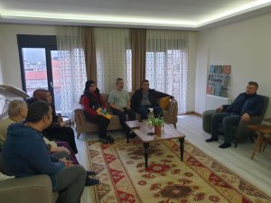 Havran’da Depremzede Aileleri Ziyaret Ettiler