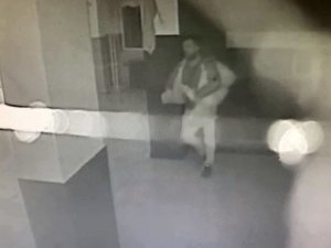Okulun Mutfağından 15 Bin Lira Değerinde Et Çalan Zanlı Kameraya Yansıdı