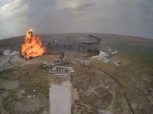 Alev Alev Yanan Saman Balyaları Güvenlik Kamerasına Yansıdı