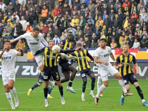 Spor Toto Süper Lig: Mke Ankaragücü: 1 - Corendon Alanyaspor: 0 (İ̇lk Yarı)