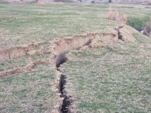 Hemite Kalesi’nin Eteğindeki Fay Kırıkları Dikkat Çekti