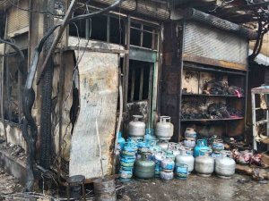 Patlayan Trafo Bakkal Dükkanında Yangın Çıkardı: 1 Ölü