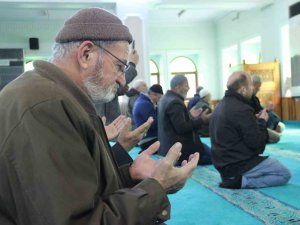 Erzincanlılar Depremde Hayatını Kaybedenleri Unutmadı
