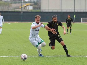 Aliağaspor Fk, Şampiyonluk Yarışını Sürdürdü