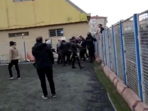 Amatör Maçta Tekme Ve Yumruklar Havada Uçuştu