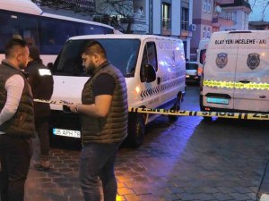 Eşini Öldürdü, Aynı Silahla Kendini Başından Vurdu