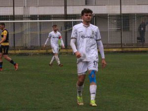 Babasının Satın Aldığı Kulüpte Profesyonel Oldu, İlk Maçına Çıktı