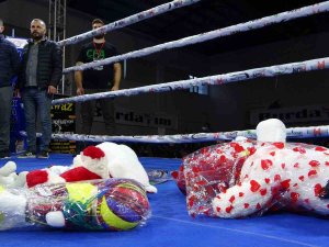 Tatvan’da Depremzedeler Yararına "Muaythai Gecesi" Düzenlendi