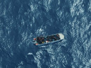 Akdeniz’de Göçmen Teknesi Alabora Oldu: 30 Göçmen Kayıp