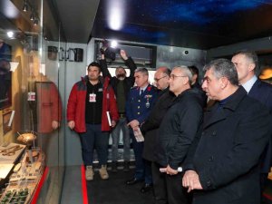 Protokol, Çanakkale Savaşları Mobil Müzesi Tırı’nı Ziyaret Etti