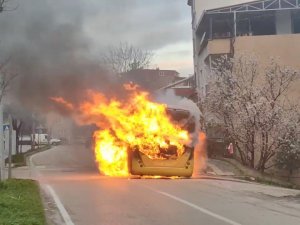 Bursa’da Seyir Halindeki Halk Otobüsü Alev Alev Böyle Yandı