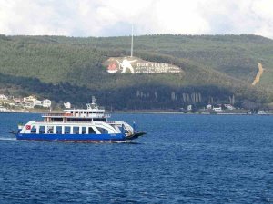 Bozcaada’ya Fırtına Nedeniyle Bazı Feribot Seferleri İptal Edildi